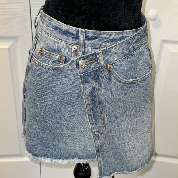 Cool Jean skirt - Picture 2 of 4